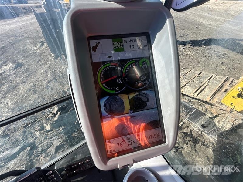 John Deere 870 P-Tier Vikšriniai ekskavatoriai