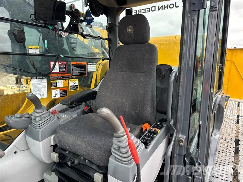 John Deere 870 P-Tier Koparki gąsienicowe