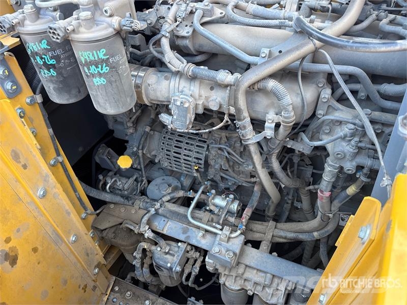 John Deere 870 P-Tier 대형 굴삭기 29톤 이상
