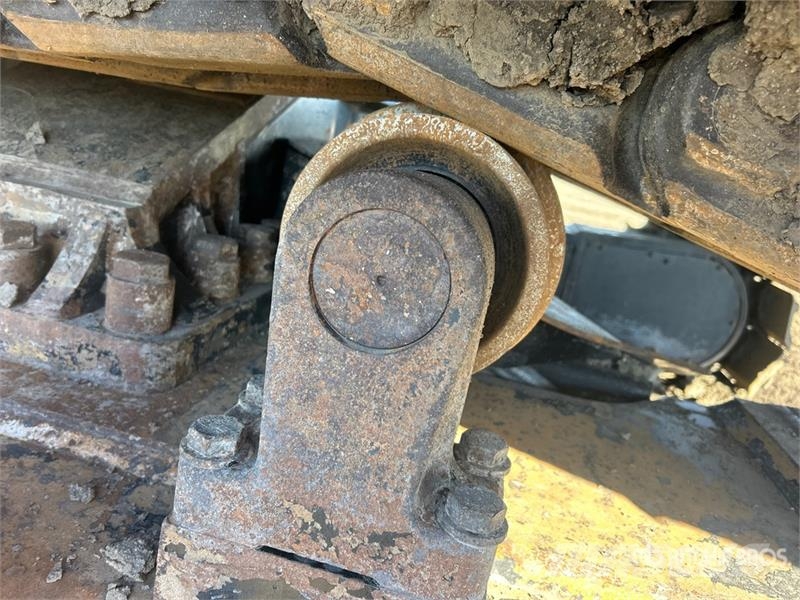 John Deere 870 P-Tier Vikšriniai ekskavatoriai