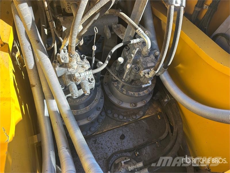 John Deere 870 P-Tier Vikšriniai ekskavatoriai