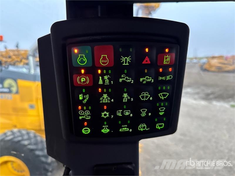 John Deere 872G Tiehöylät