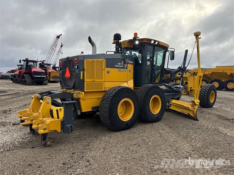 John Deere 872G Грейдери