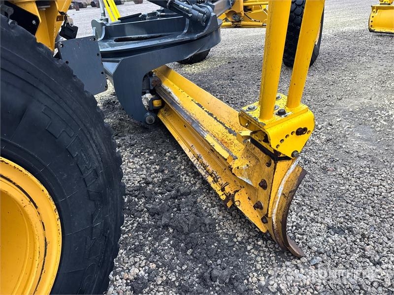 John Deere 872G Tiehöylät