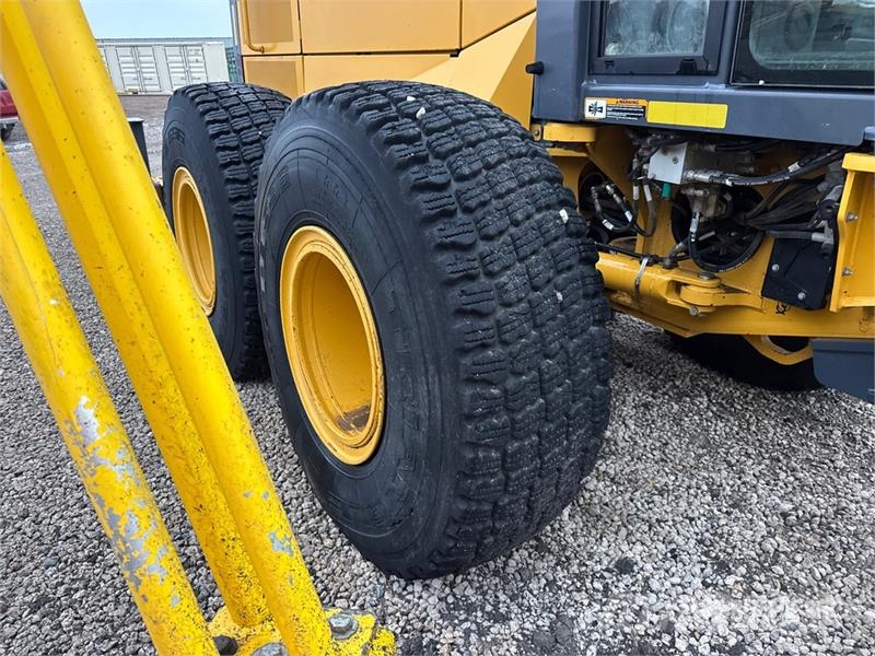 John Deere 872G Tiehöylät