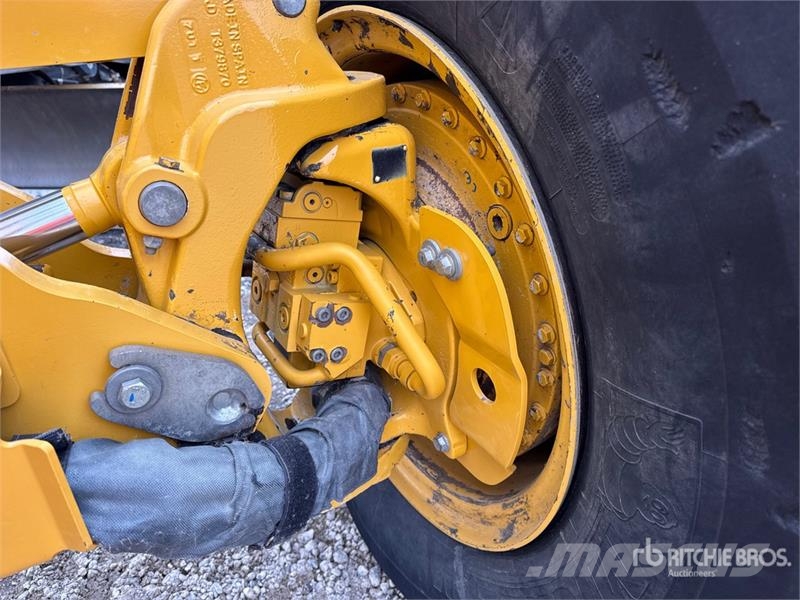 John Deere 872G Graders