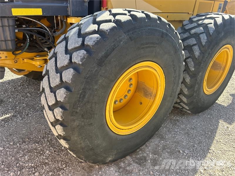 John Deere 872G Grader