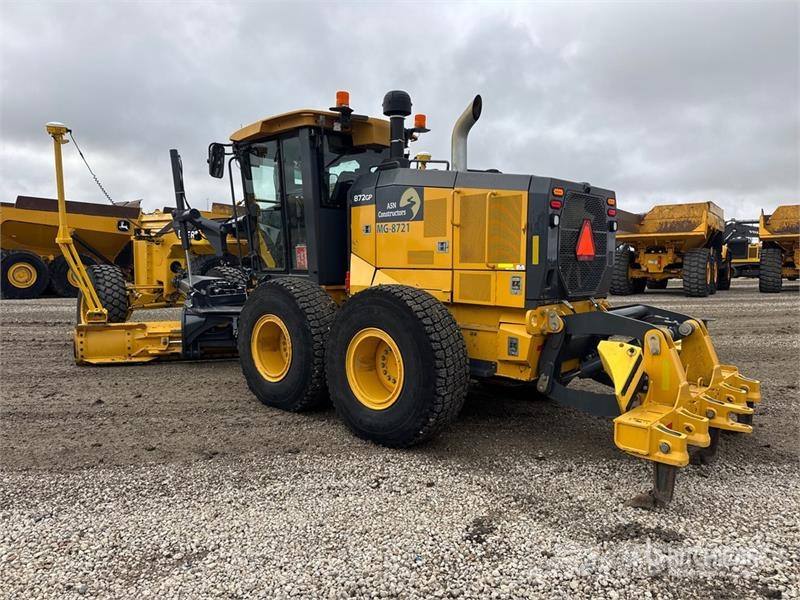 John Deere 872G Грейдери