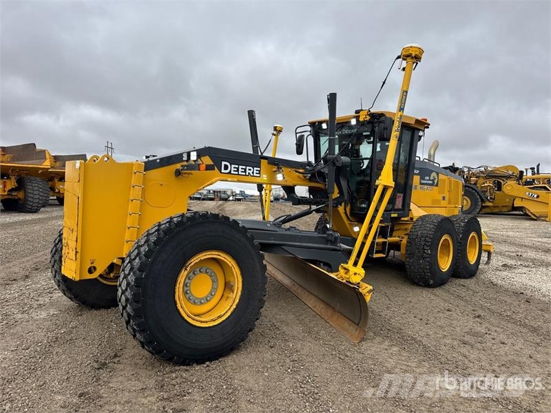 John Deere 872G Грейдери