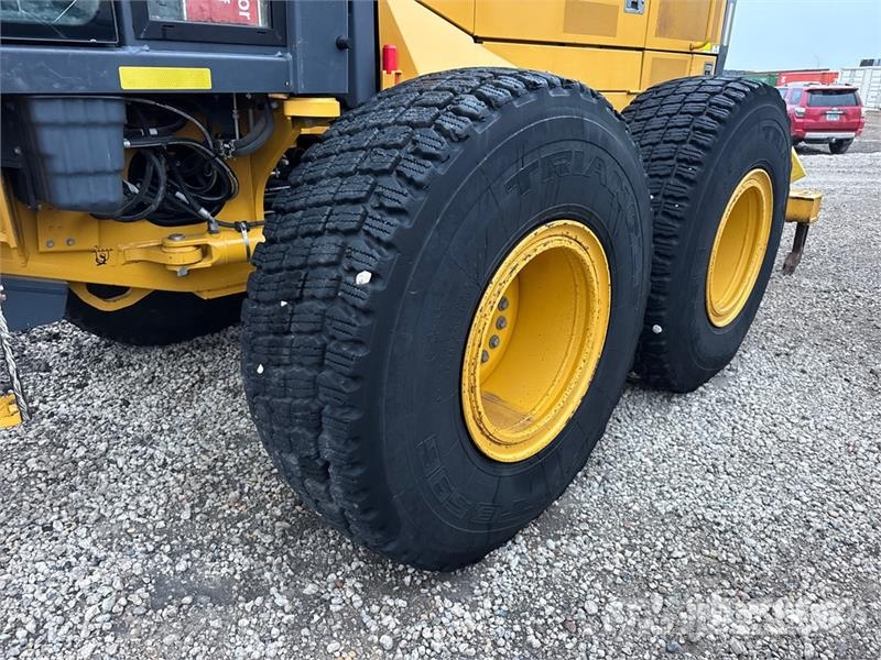 John Deere 872G Tiehöylät