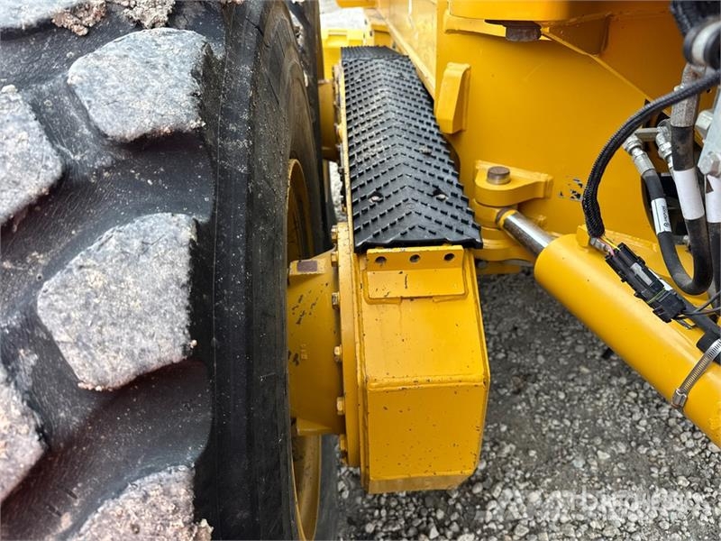 John Deere 872G Graders