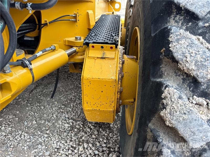 John Deere 872G Graders