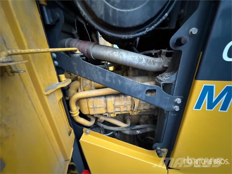 John Deere 872G Tiehöylät
