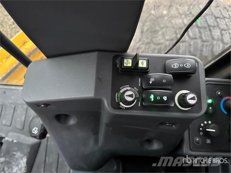 John Deere 872GP AWD Motor Grader 平土機