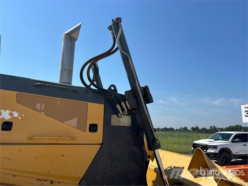 John Deere 950J Crawler dozers
