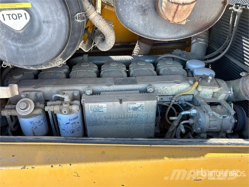 John Deere 950J Crawler dozers