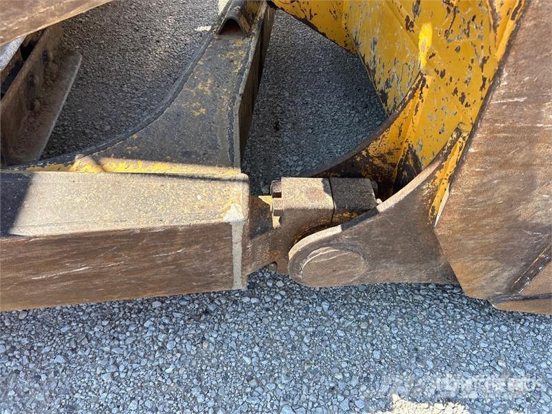 John Deere 950J Crawler dozers