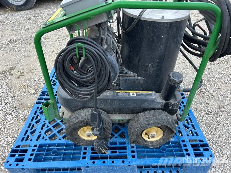 John Deere AC-2000EH Pressure Washer Korkeapainepesurit