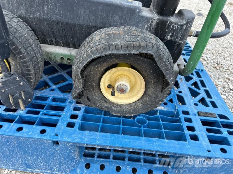 John Deere AC-2000EH Pressure Washer Korkeapainepesurit