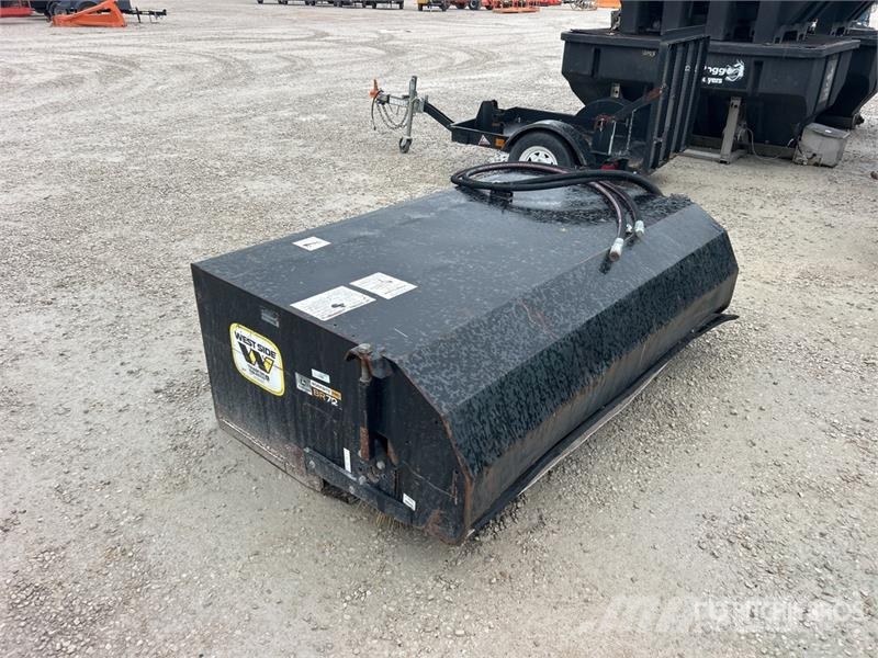 John Deere BR72 72 in Skid Steer Sweeper Zametací kartáče