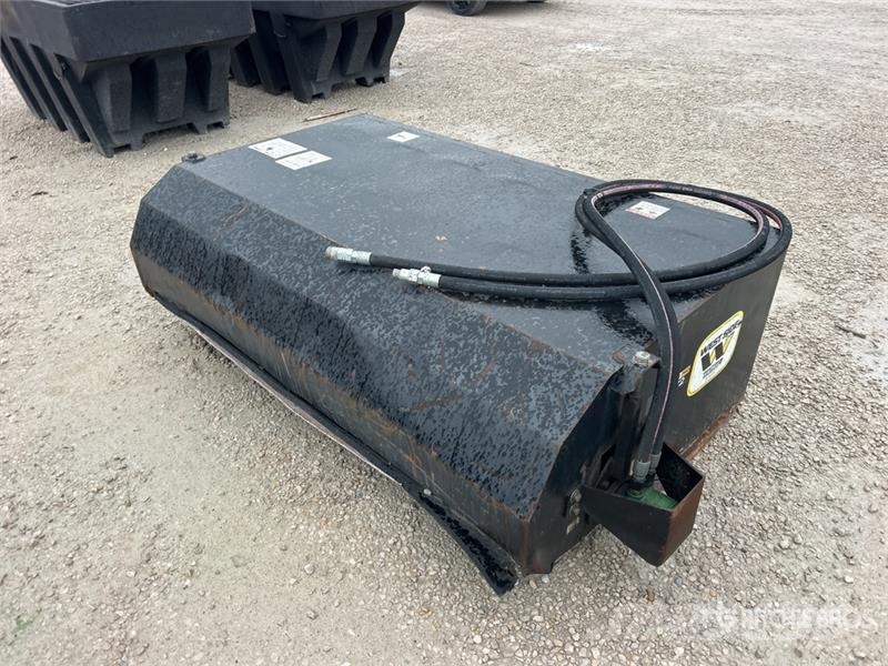 John Deere BR72 72 in Skid Steer Sweeper Zametací kartáče