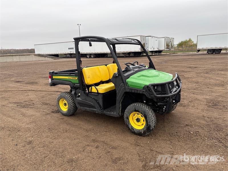 John Deere Gator 4X2 ماكينات منفعة عامة