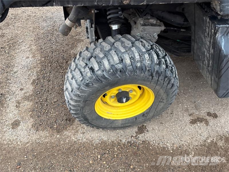 John Deere Gator 4X2 ماكينات منفعة عامة