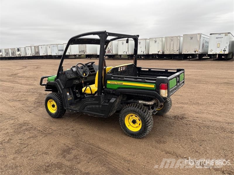 John Deere Gator 4X2 ماكينات منفعة عامة