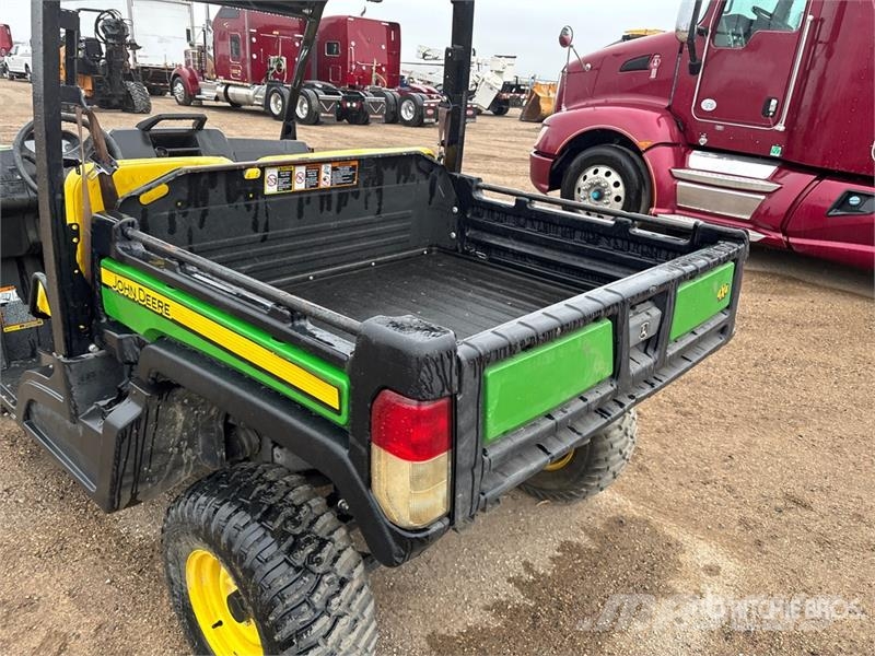 John Deere Gator 4X2 ماكينات منفعة عامة