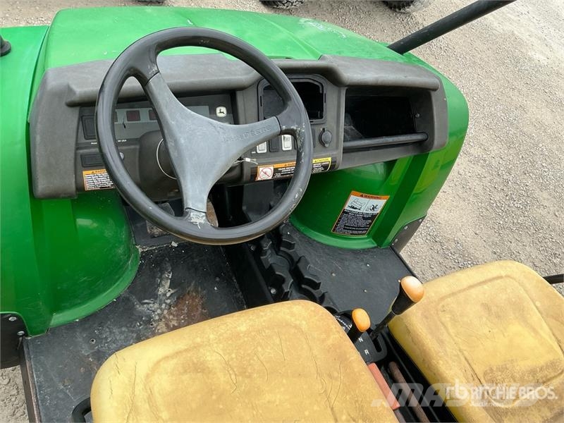 John Deere Gator XUV Pomožni stroji