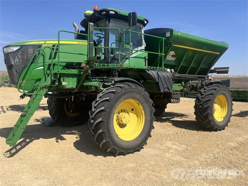 Køb brugte John Deere R4038 mineralspreder på auktion - Mascus Denmark