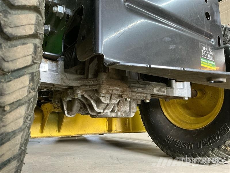 John Deere X350 Ride-On Lawn Mower Samojízdné sekačky