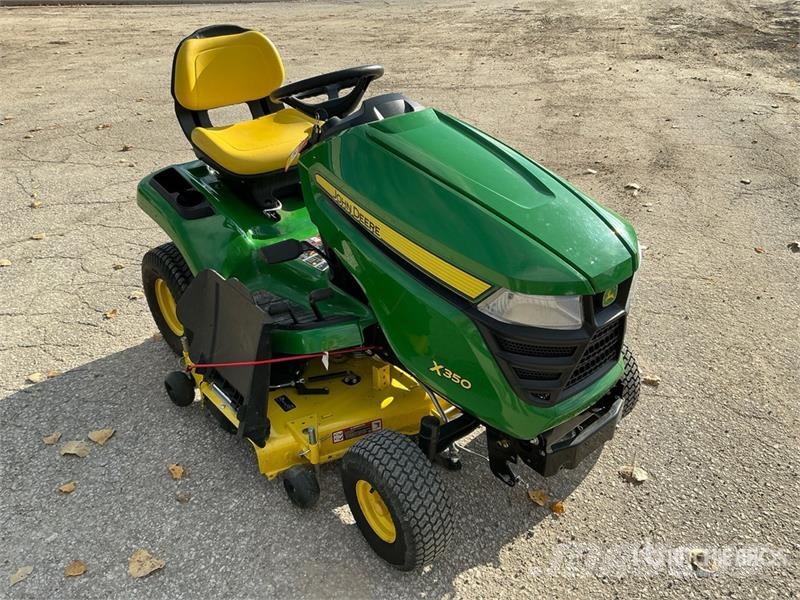 John Deere X350 Ride-On Lawn Mower Samojízdné sekačky