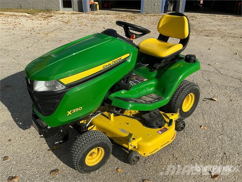 John Deere X350 Ride-On Lawn Mower Samojízdné sekačky