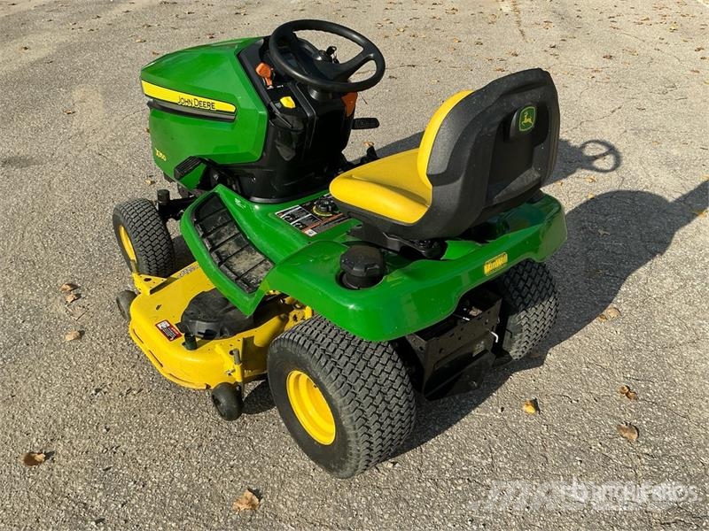John Deere X350 Ride-On Lawn Mower Samojízdné sekačky
