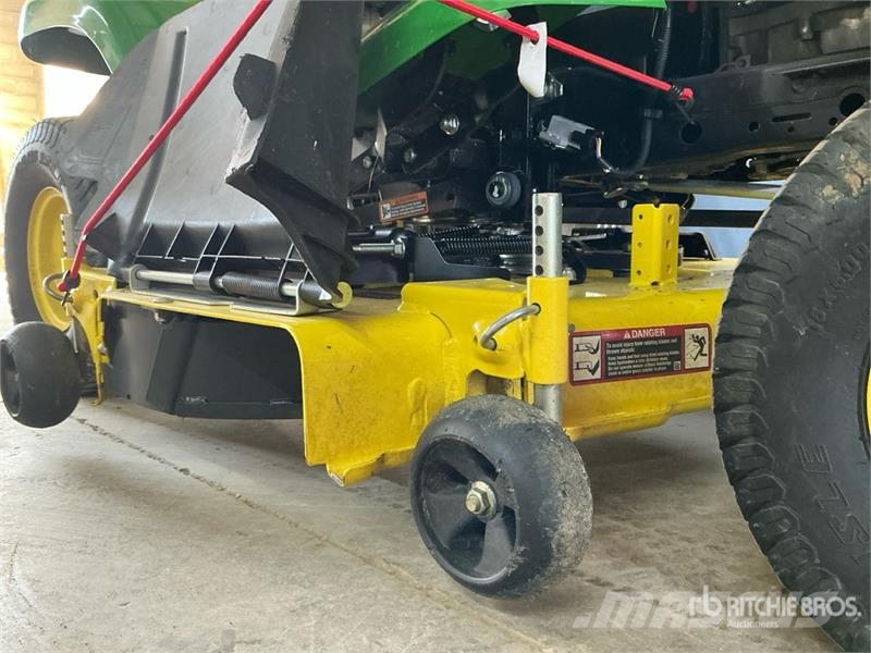 John Deere X350 Ride-On Lawn Mower Samojízdné sekačky