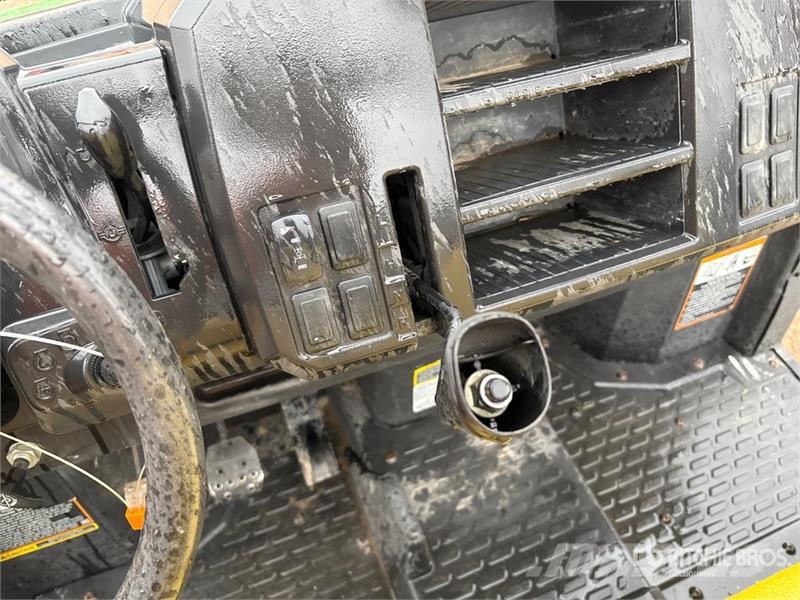 John Deere XUV835E 4x4 Utility Vehicle Arbeitsfahrzeuge