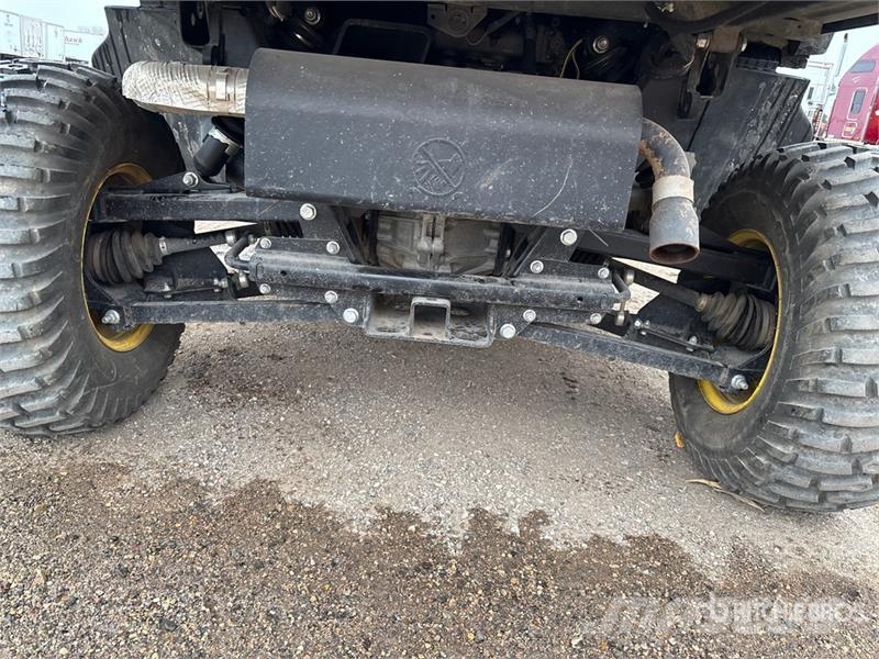 John Deere XUV835E 4x4 Utility Vehicle Arbeitsfahrzeuge