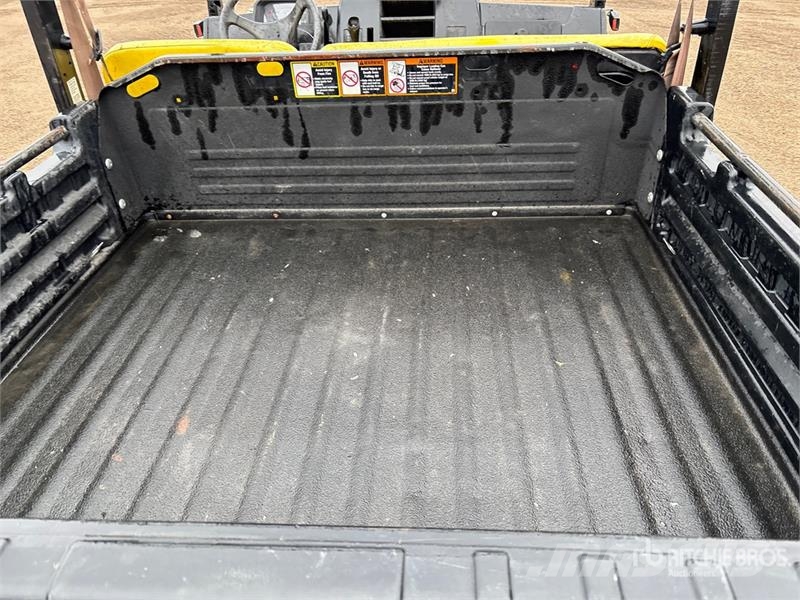 John Deere XUV835E 4x4 Utility Vehicle Arbeitsfahrzeuge