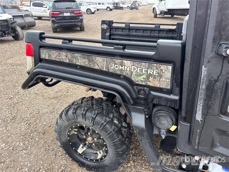 John Deere XUV835M 4x4 Utility Vehicle Masini utilitare