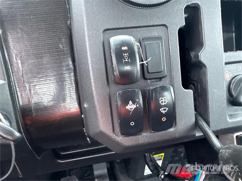 John Deere XUV835M 4x4 Utility Vehicle Masini utilitare