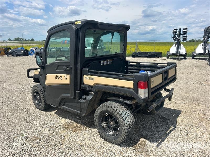 John Deere XUV835M 4x4 Utility Vehicle Redskapsbärare