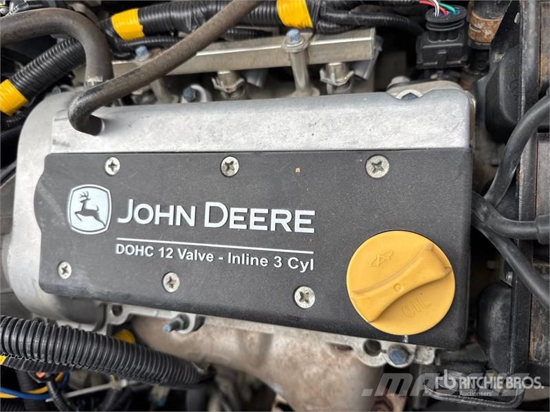 John Deere XUV835M 4x4 Utility Vehicle Masini utilitare