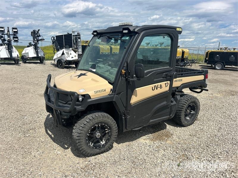 John Deere XUV835M 4x4 Utility Vehicle Redskapsbärare