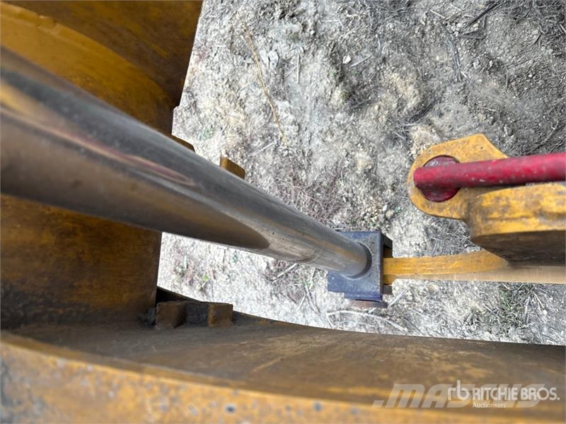 K-Tec 1236 4 Tire Hydraulic Pull Scraper Frezen