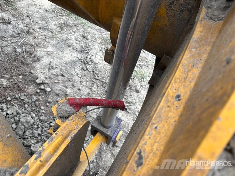 K-Tec 1236 4 Tire Hydraulic Pull Scraper Frezen