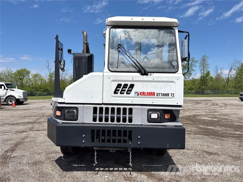 Kalmar T2 4x2 Spotter Truck Terminal tractors