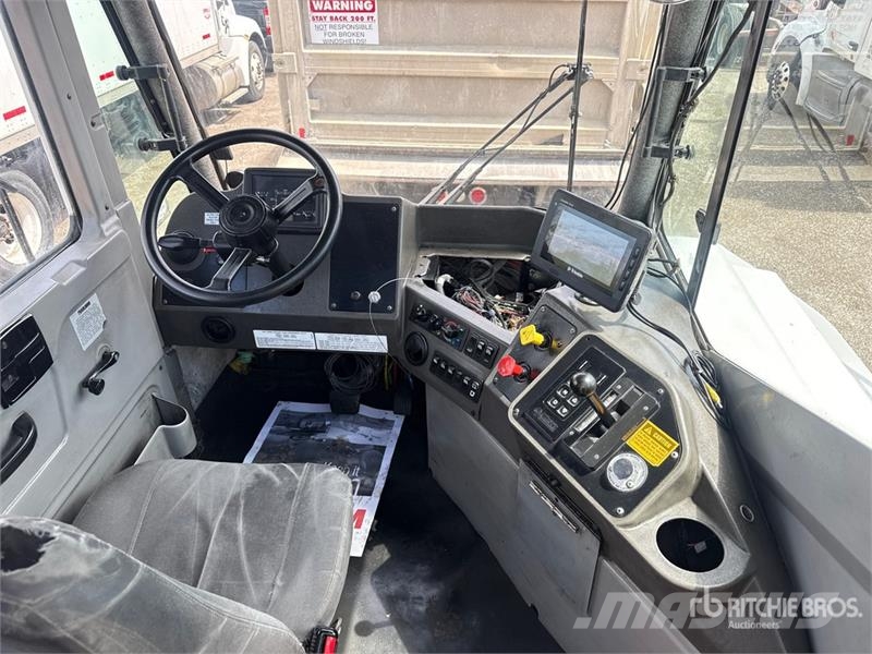 Kalmar T2 4x2 Spotter Truck Terminal tractors