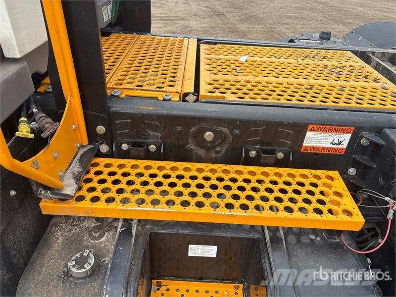 Kalmar T24X2 4x2 Spotter Truck Terminal tractors