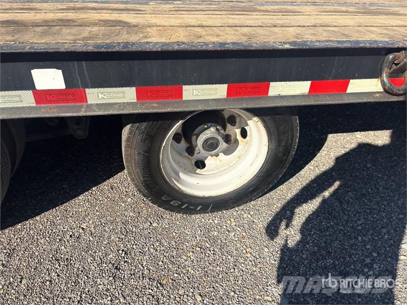 Kaufman 25 ft T/A Equipment Trailer Járműszállító pótkocsik